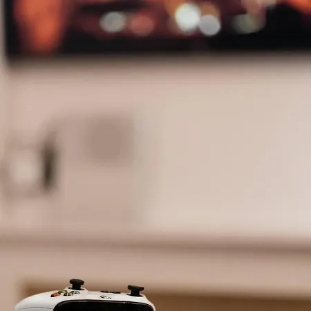 Apartment Smiling- Private Parking, Smart Tv & Xbox For Fun